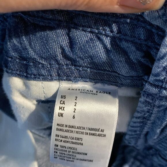 American Eagle Light Wash Button Up Jeans Size 2 - Picture 6 of 6